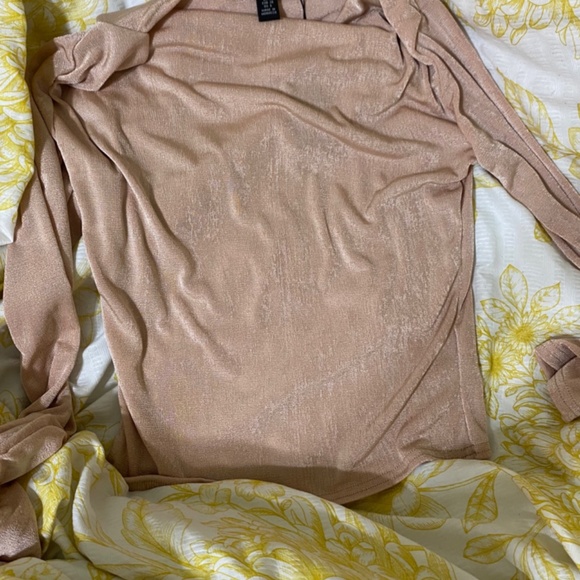 PrettyLittleThing Pink long sleeve Cowl Neck Shirt NWT - Picture 2 of 3